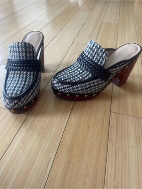Veronica Beard Delia Houndstooth Platform Mules